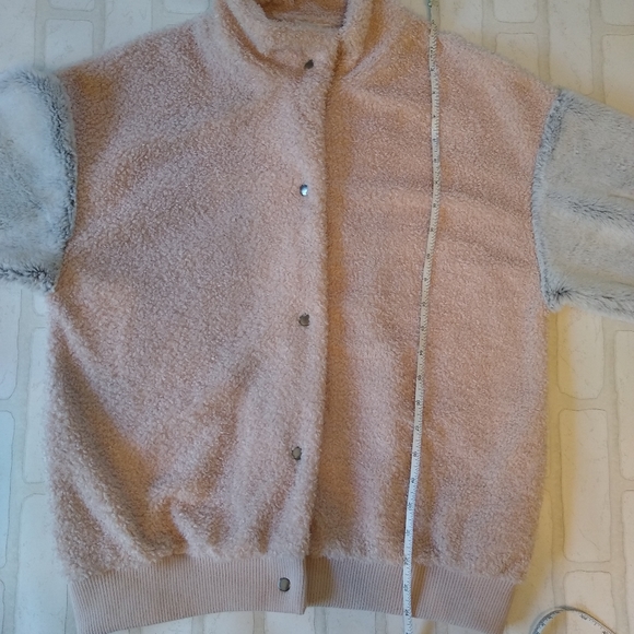 Zara Fuzzy Bomber - Picture 9 of 9